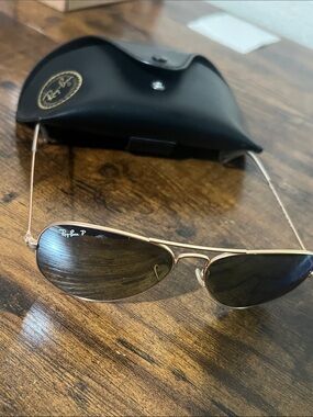 Ray-Ban RB 3025- aviator large metal Gold Frame Sunglasses with Dark Lenses